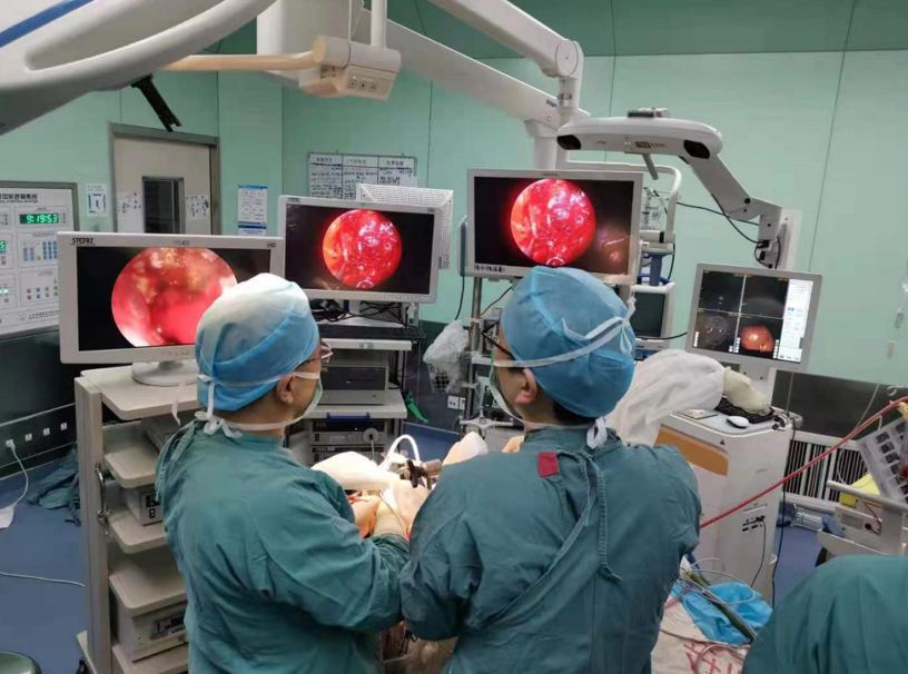 Tired of blurry, lagging, single-angle surgical videos? Ever wish you could turn raw footage into a "textbook-level" masterpiece for teaching and academic conferences?